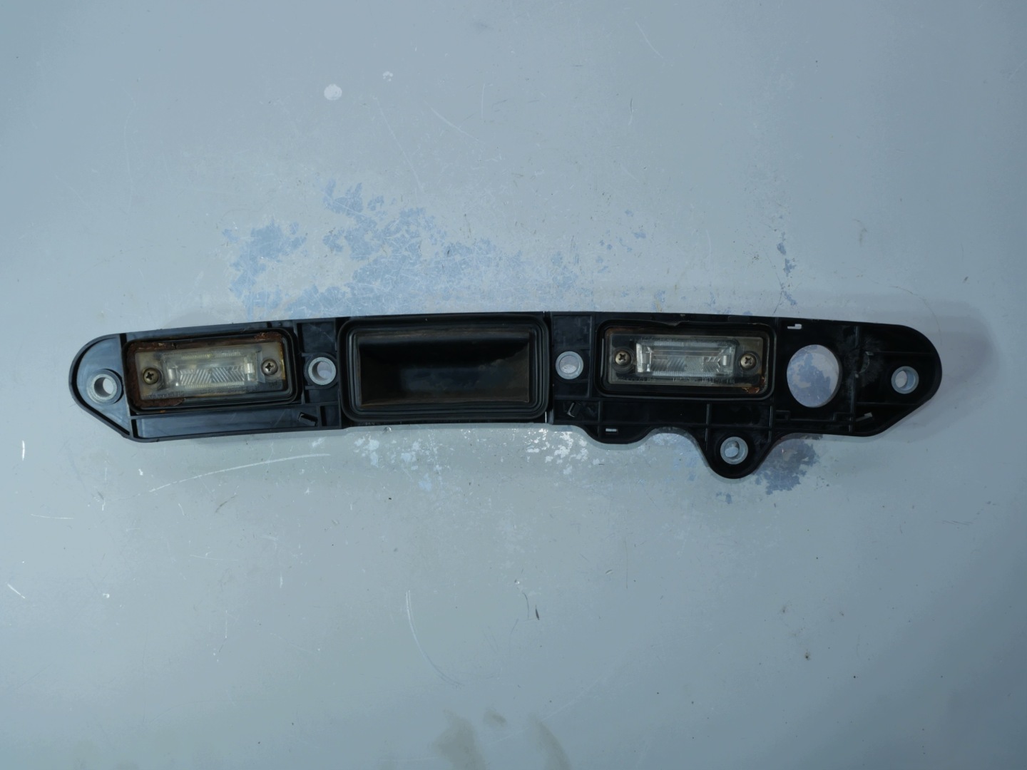 OSWIETLENIE moulding bonnet VW PASSAT B6