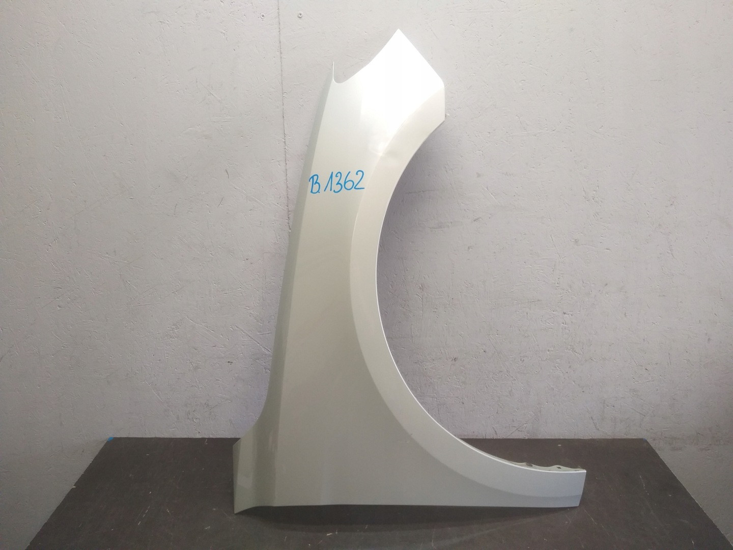 FENDER FRONT RIGHT AUDI A1 82A