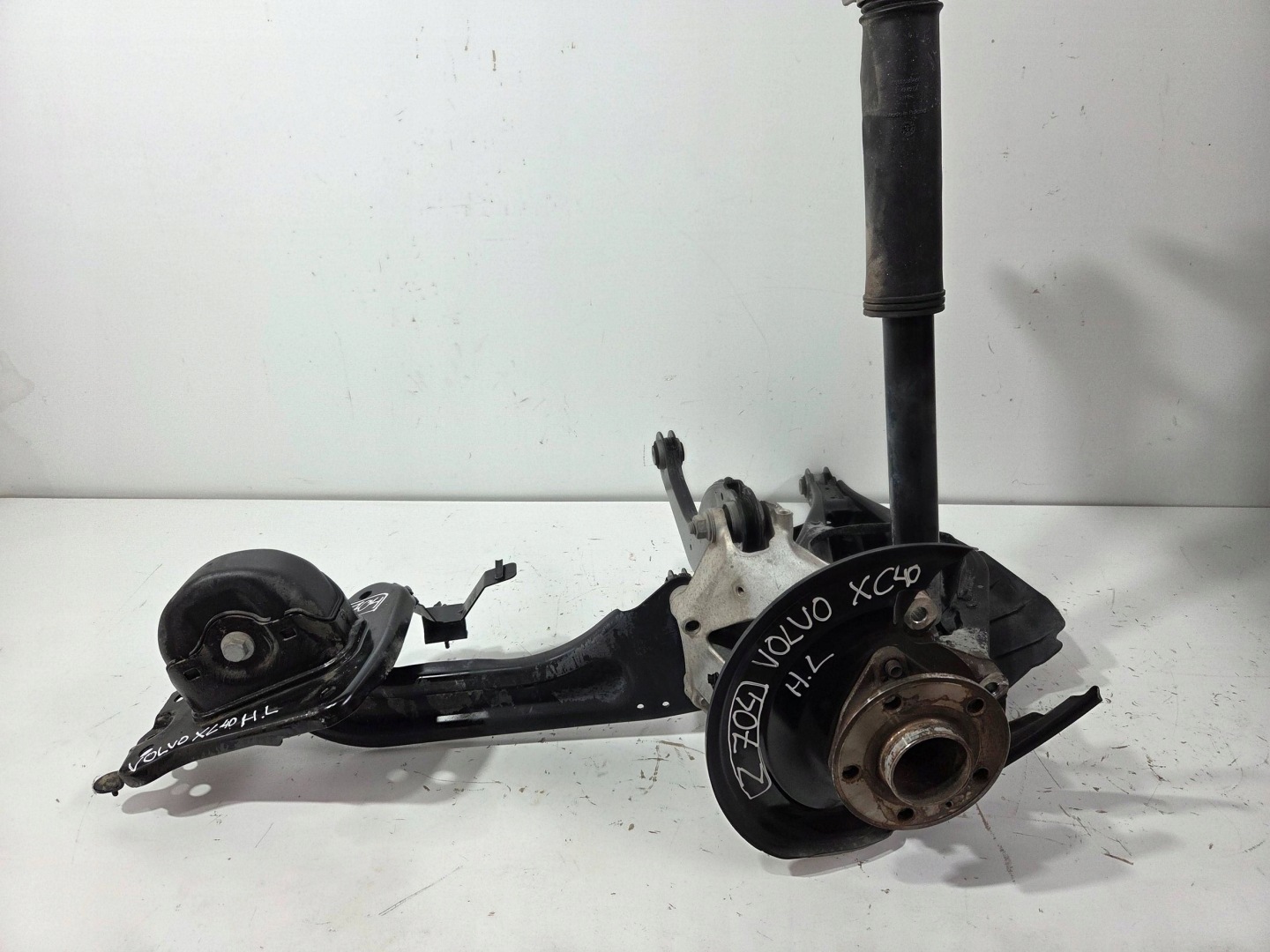 Volvo XC40 swing rear left 322462249 (Z705)