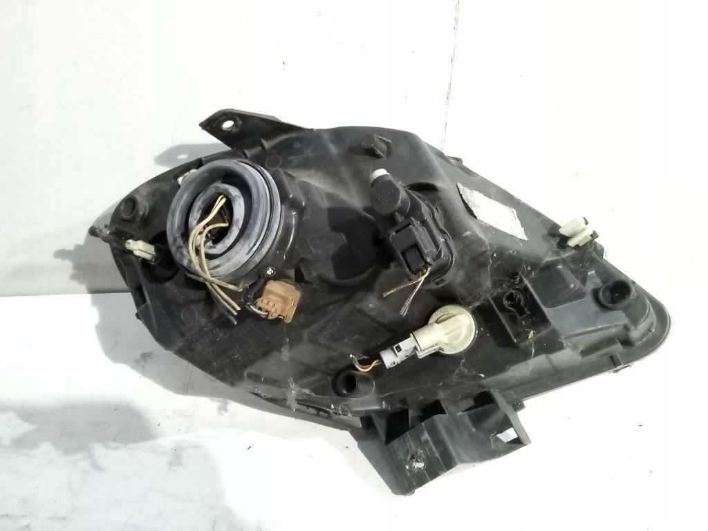 Renault Kangoo and lift light left front front