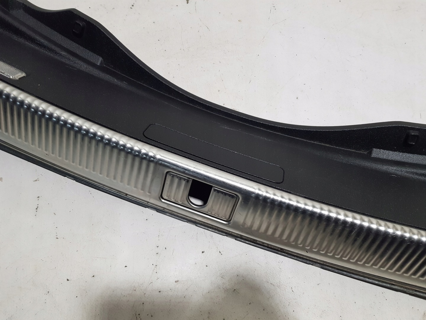 kryt lišta stěny PRAHU kufru AUDI A8 D4 4h0863471