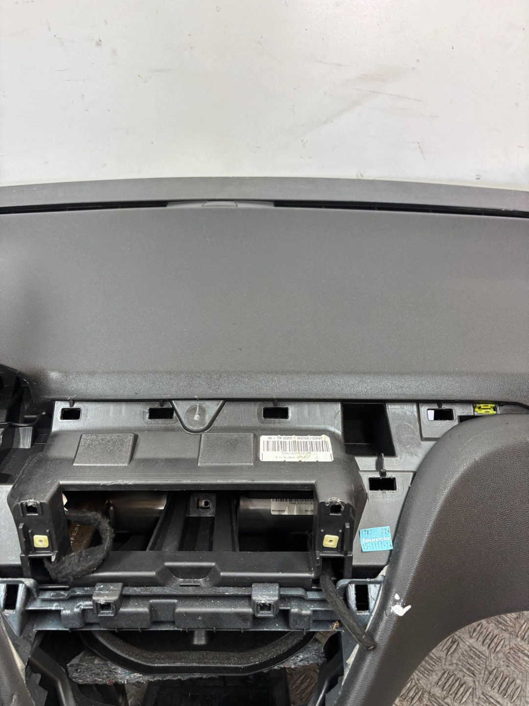 dashboard console airbag adjusters PEUGEOT 208 and 12