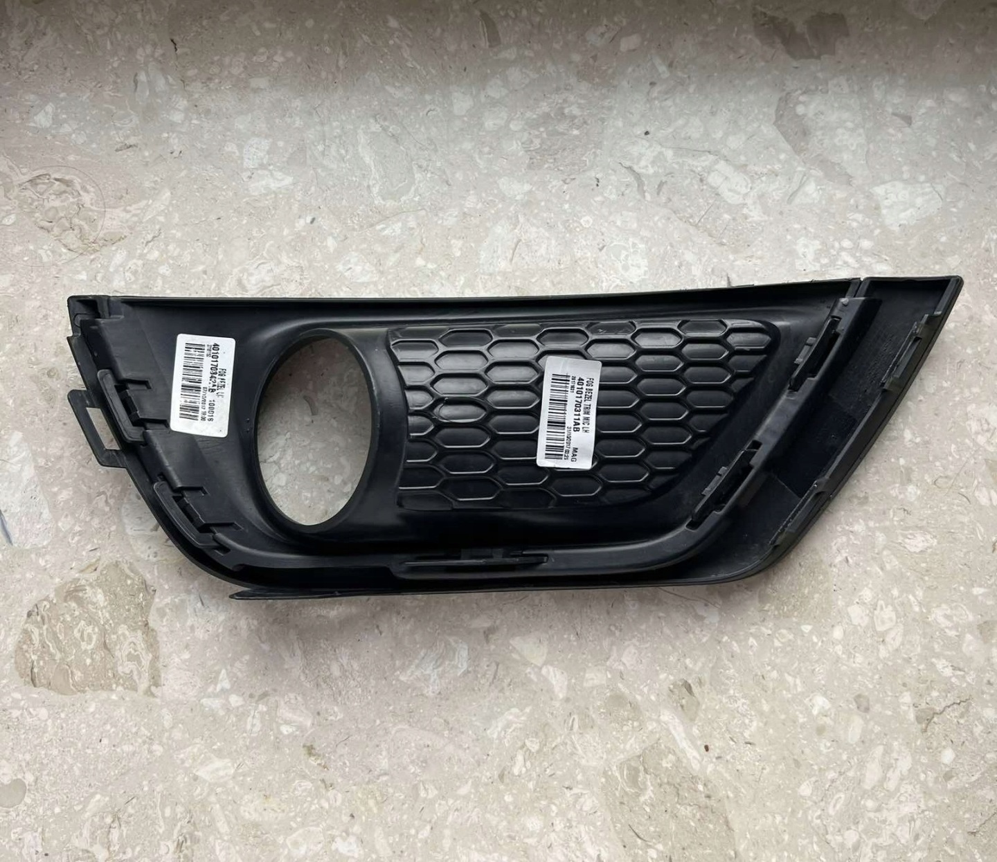 JEEP COMPASS II 16-20 grid of a bumper left front 5UP97TRMAB