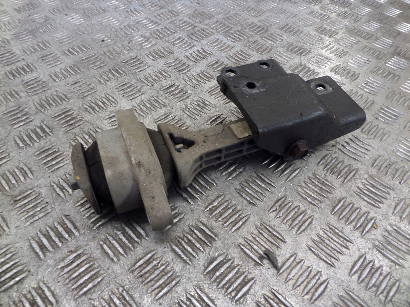 gearbox mounting engine mount KIA CEED HYUNDAI i30