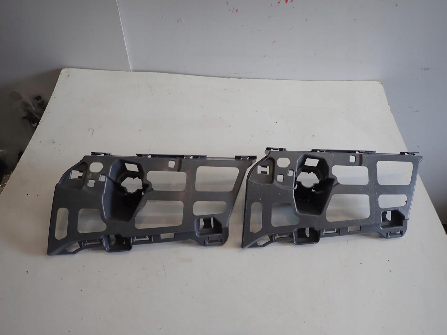 bumper bracket left front SKODA OCTAVIA IV 2020- 5e3807055