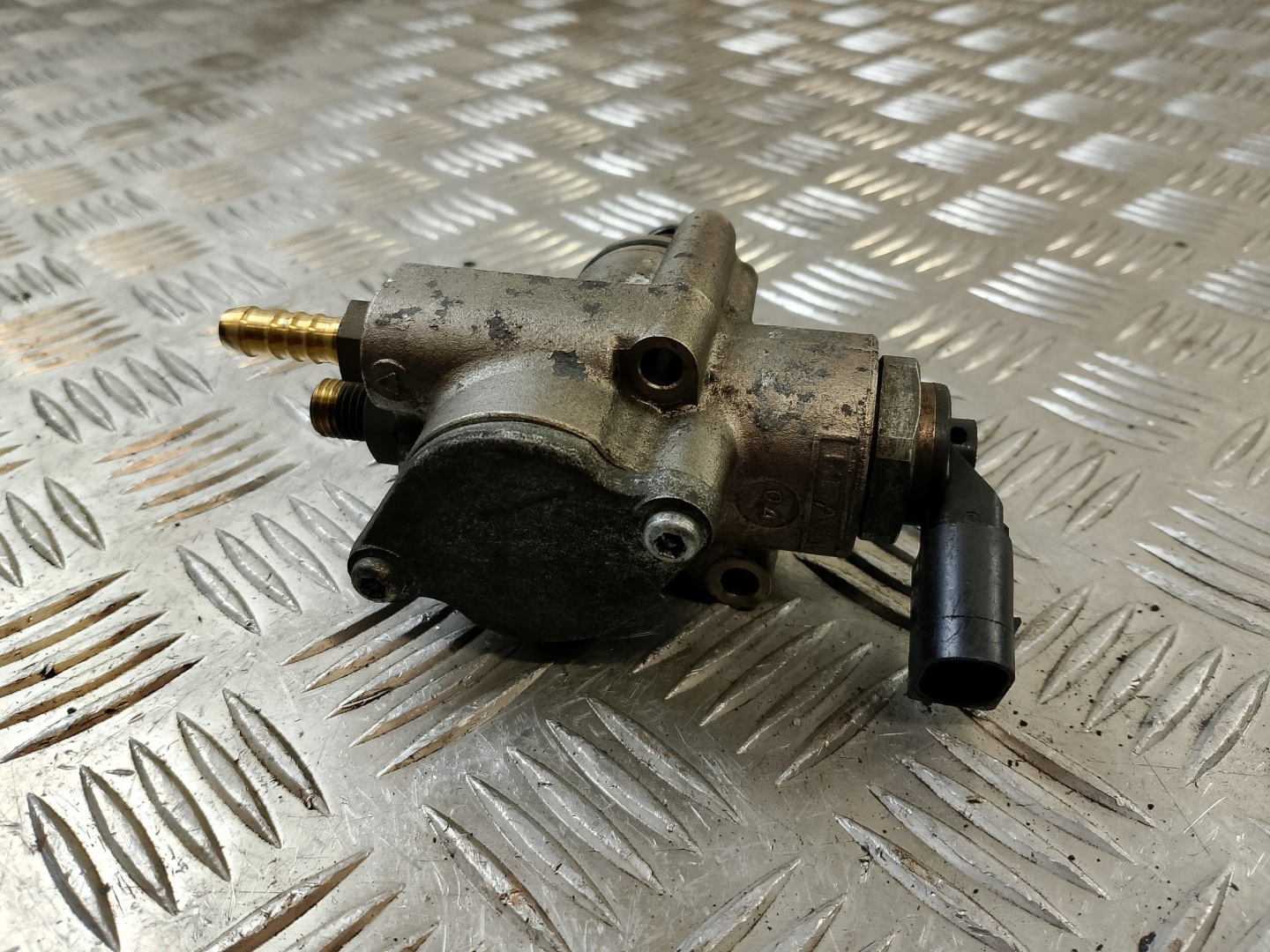 feed pump VW GOLF V 5 1.6 B 116 KM HITAHI
