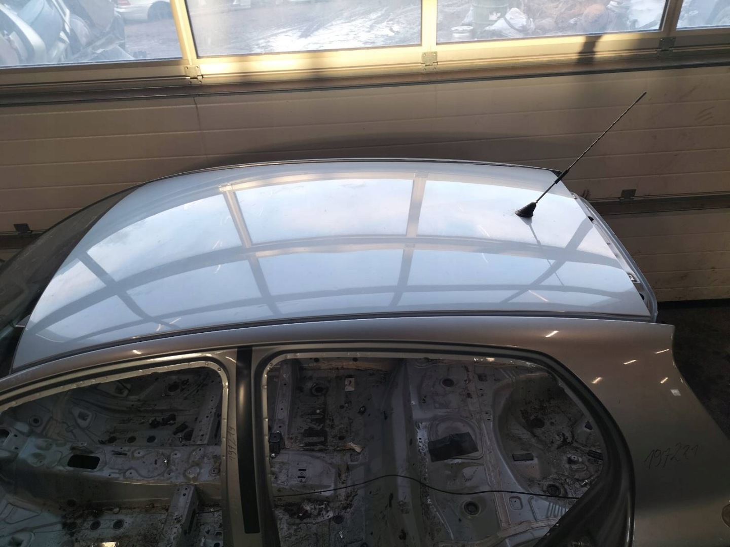 dach TOYOTA YARIS II LIFT 1F8