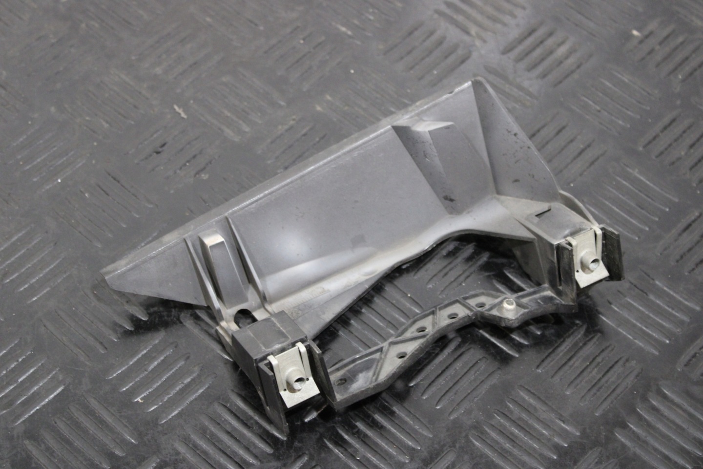 support holder lights right front 1305819031 BMW 4 F33 CABRIO