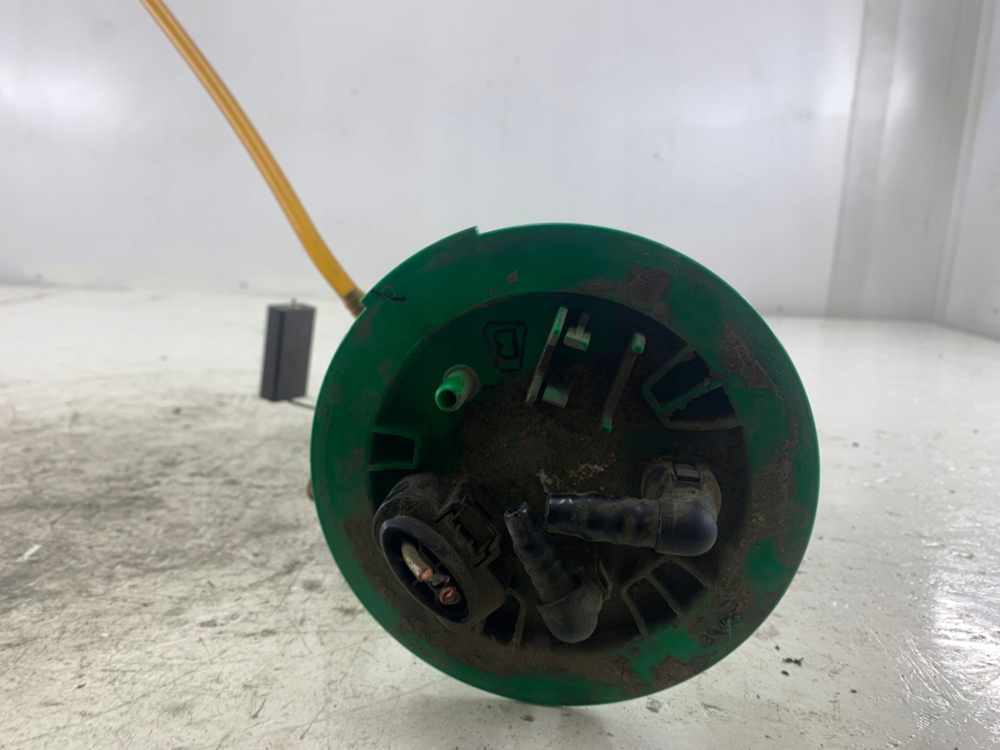 AUDI A6 C6 3.2 V6 FSI feed pump