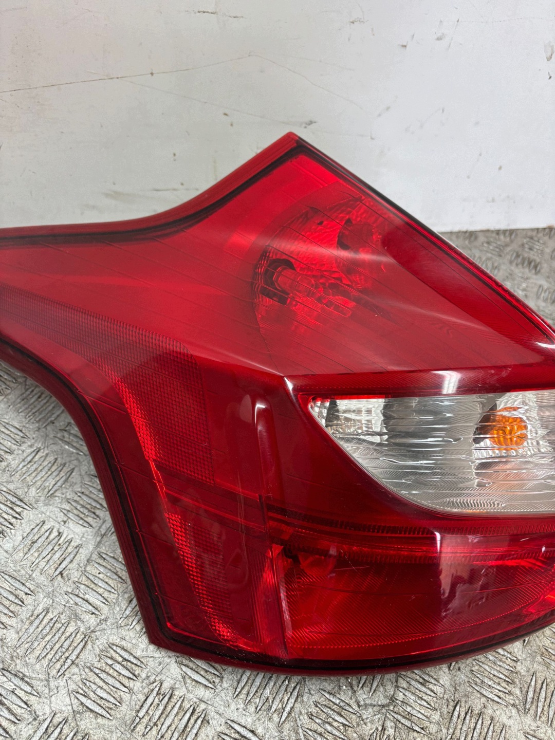 light rear part rear left FORD FOCUS MK3 HB 10