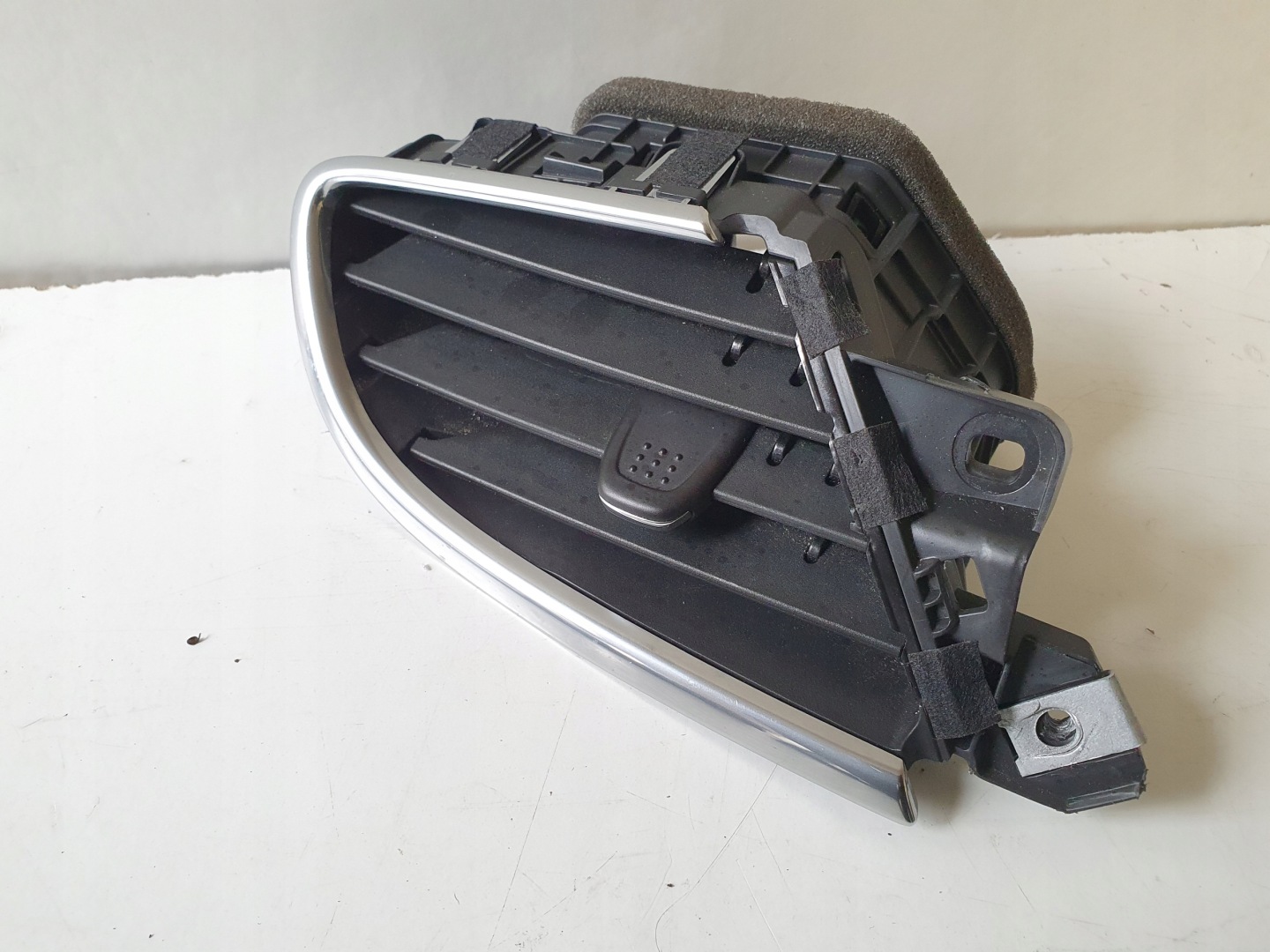 OPEL MOKKA X grid air conditioning devices consoles left