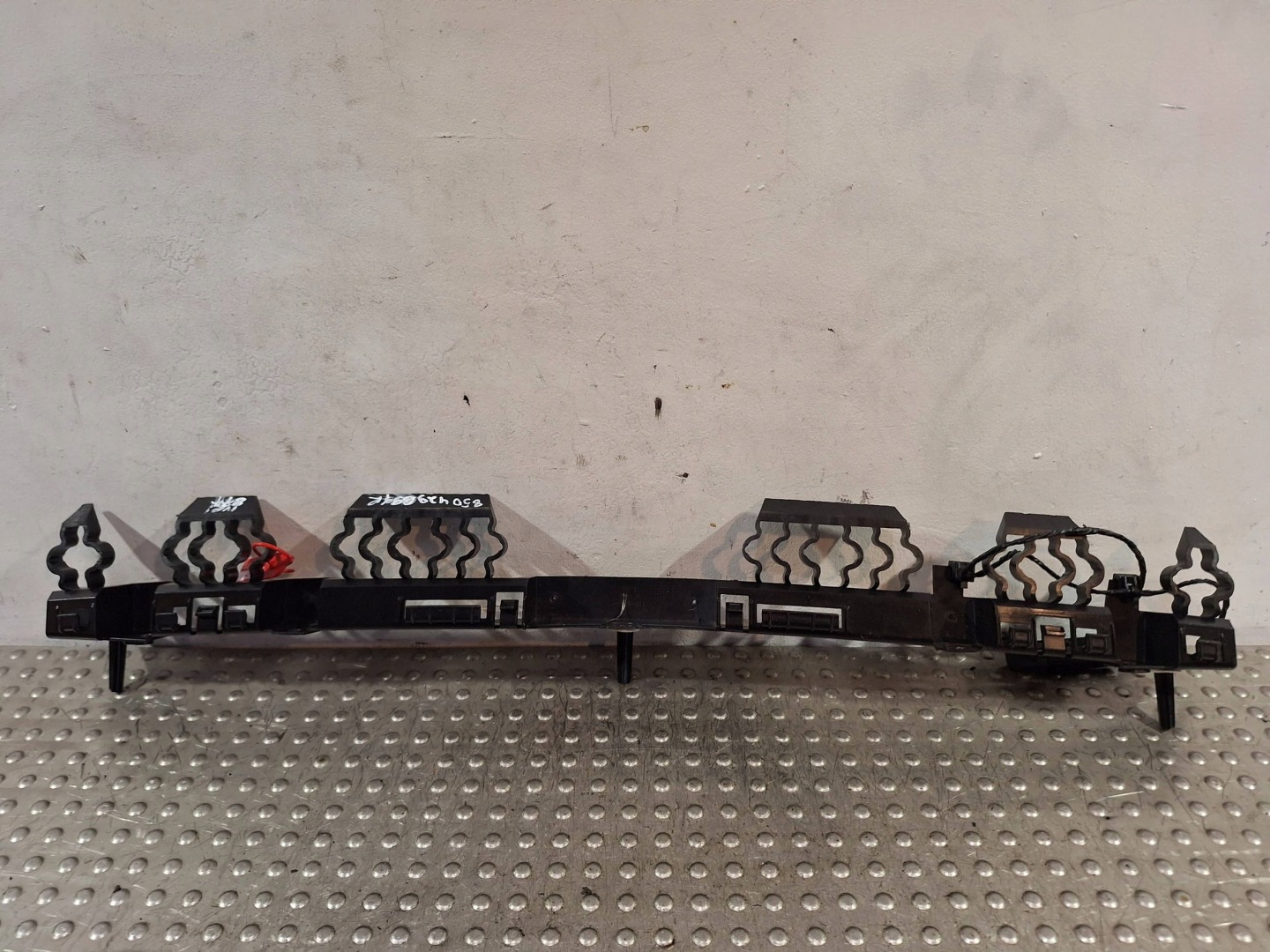 bumper bracket rear part 850429691R RENAULT CLIO V 19
