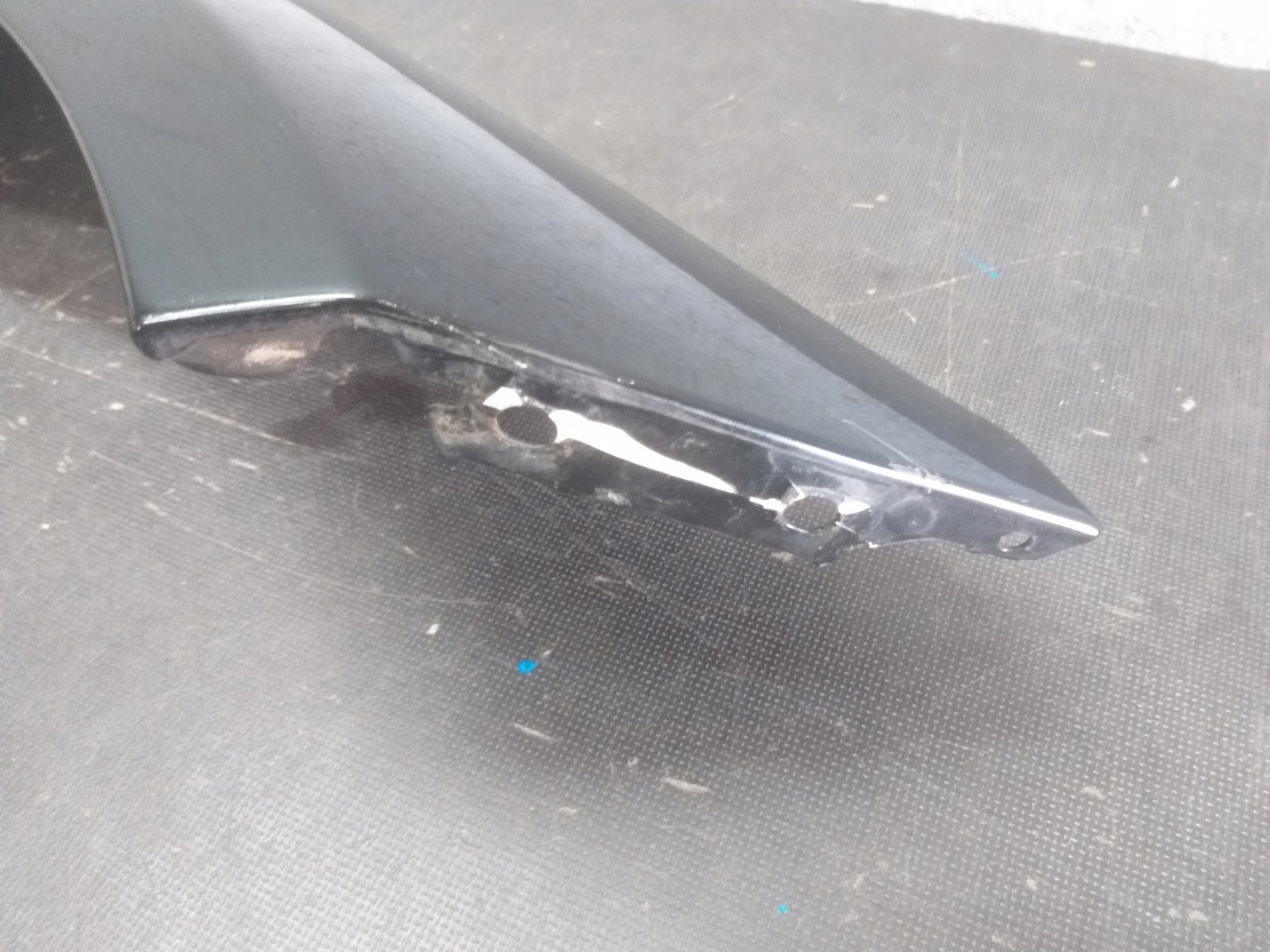 fender front right MERCEDES E KLASA W212
