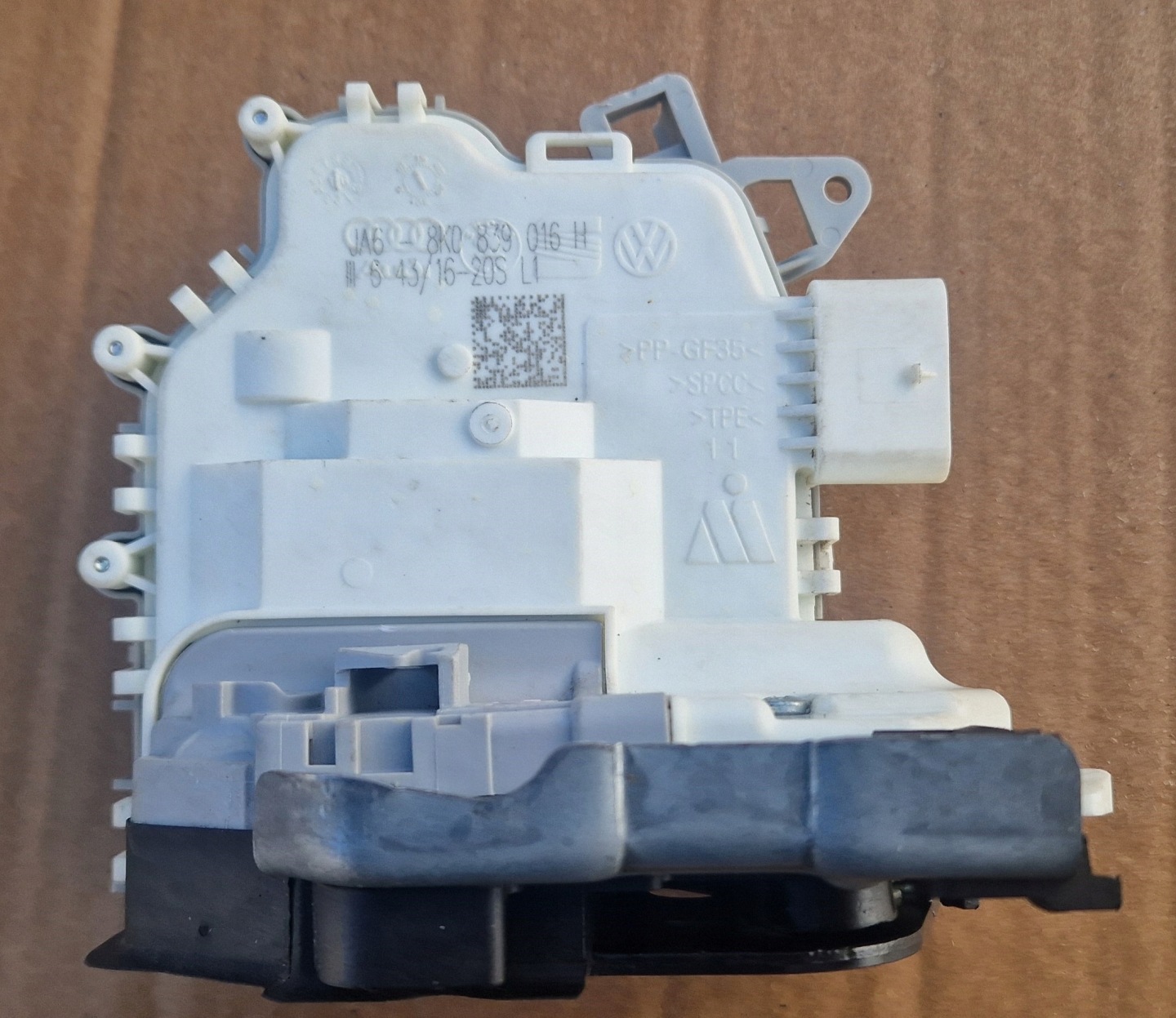 lock door 8K0839016H VW SKODA AUDI original
