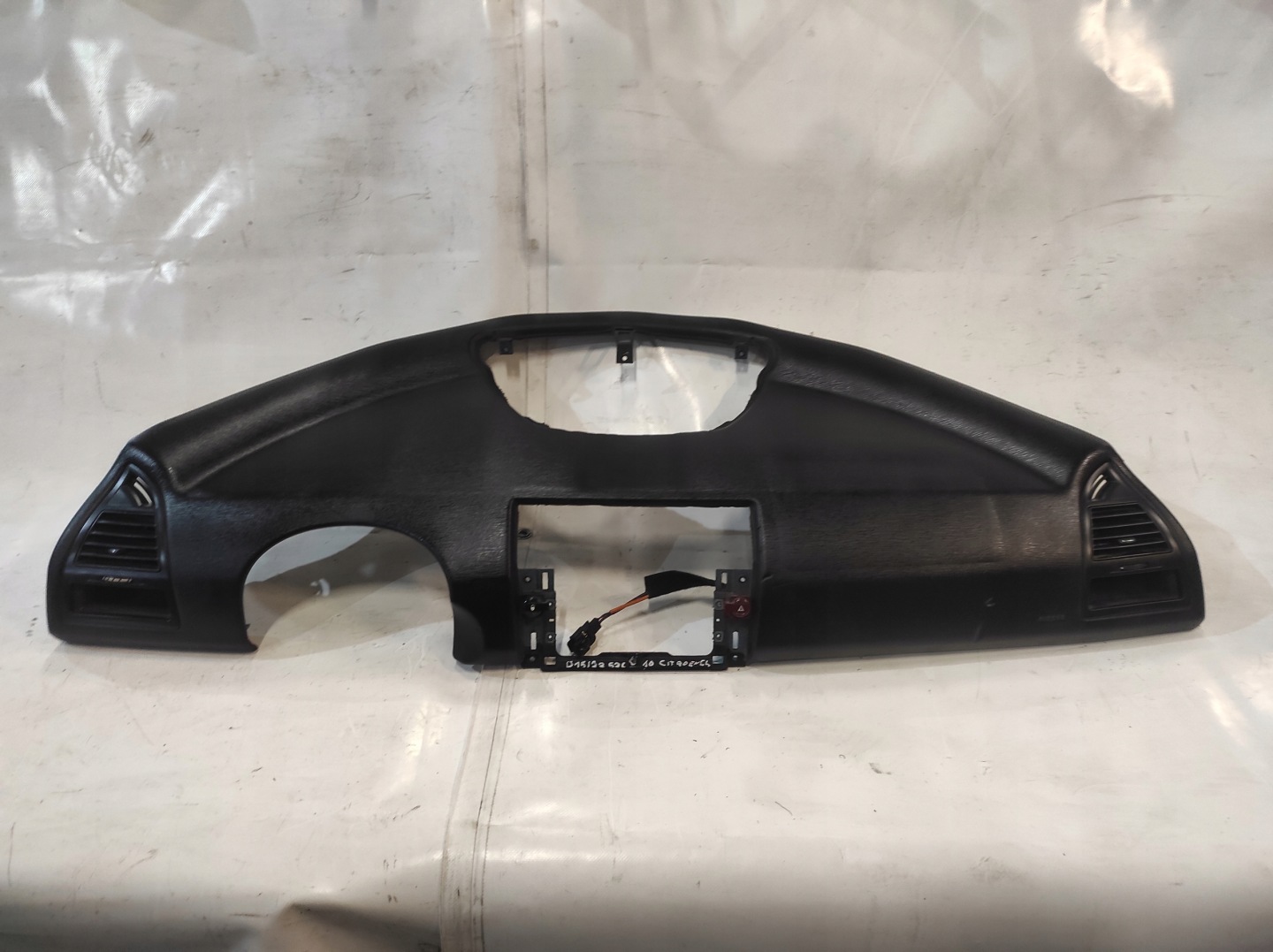 Citroen C4 and dashboard console cockpit z airbag