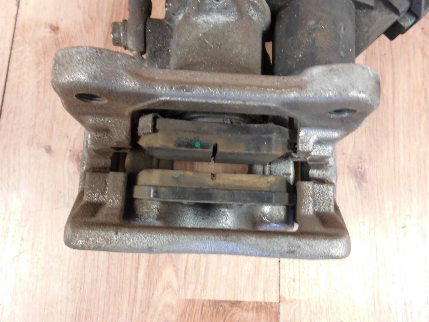 Mazda 6 GJ GL 2018 2.5 BENZ caliper ham. left rear part