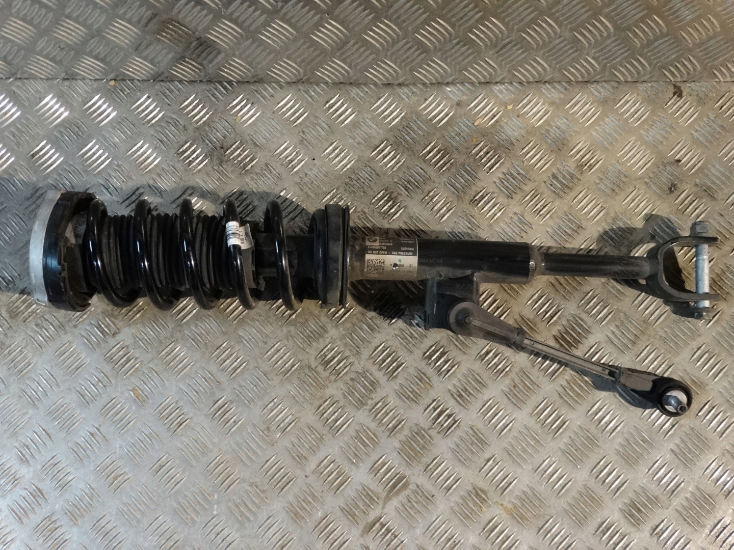 IDEALNY shock absorber front right BMW G30 LIFT 1 9