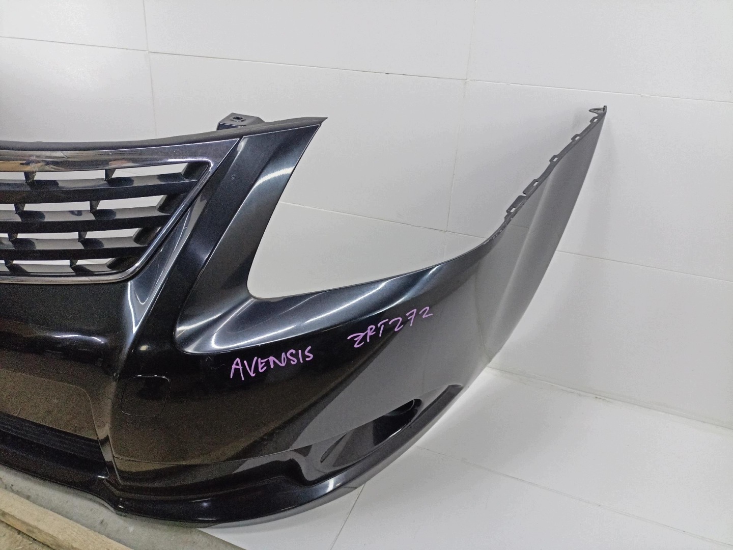 bumper front Toyota Avensis 3 T270 facelift ZRT272W 2012