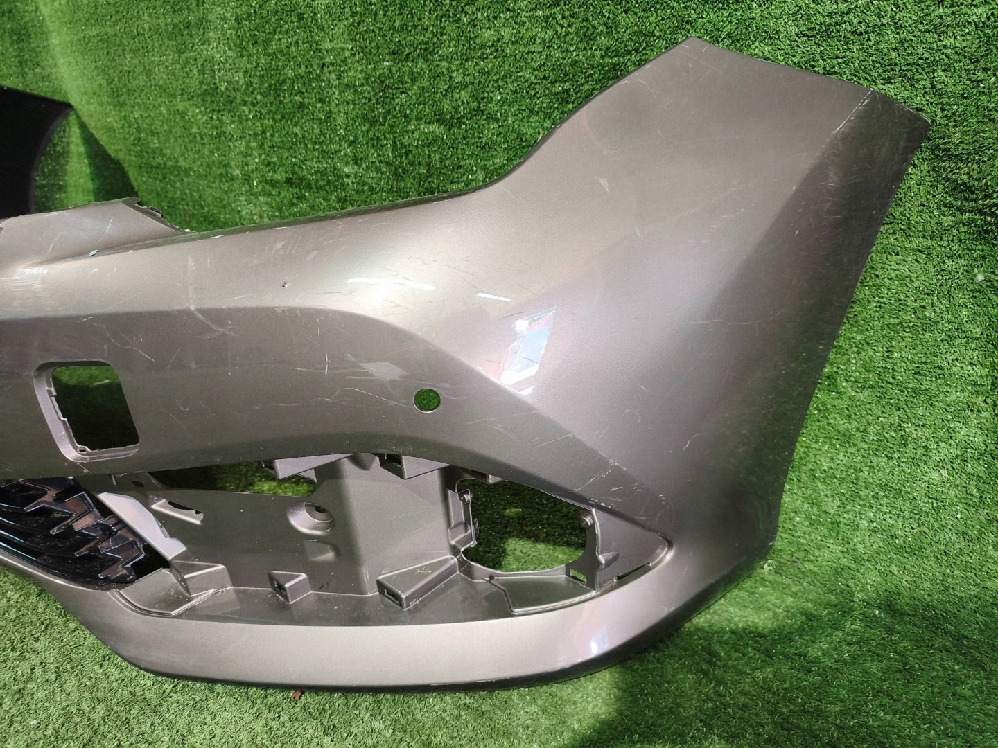 front bumper front TOYOTA AURIS II LIFT 15- NR.Z9040