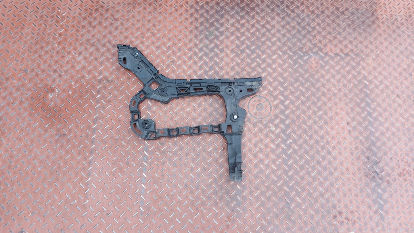 bumper bracket left rear part VW PASSAT B8 KOMBI