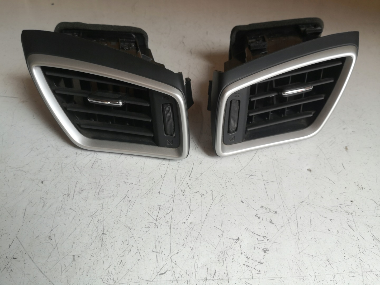 grid air conditioning devices left right NISSAN X-TRAIL