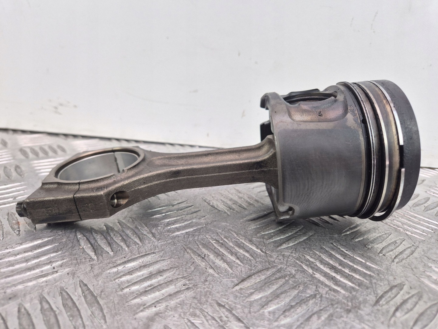 dugattyú hajtókar BMW 3 E90 E91 320d 0840BB N47D20A