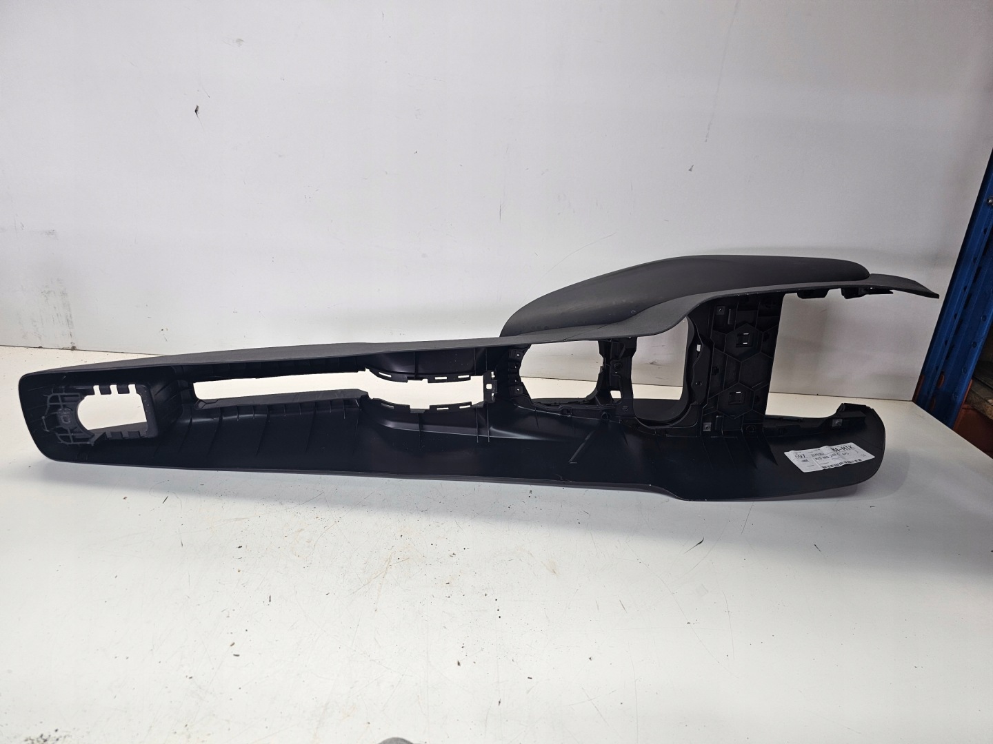 TUNEL mitte AUDI A1 8X LIFT 8X0863240C