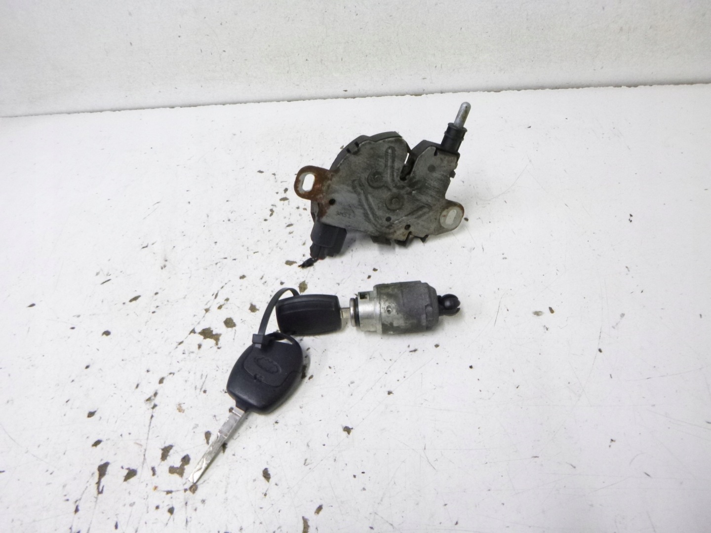 bonnet latch lock + key Ford Focus II 2006r.