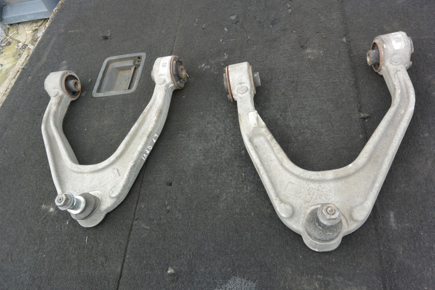 MASERATI QUATTROPORTE VI GHIBLI III arm right left upper front