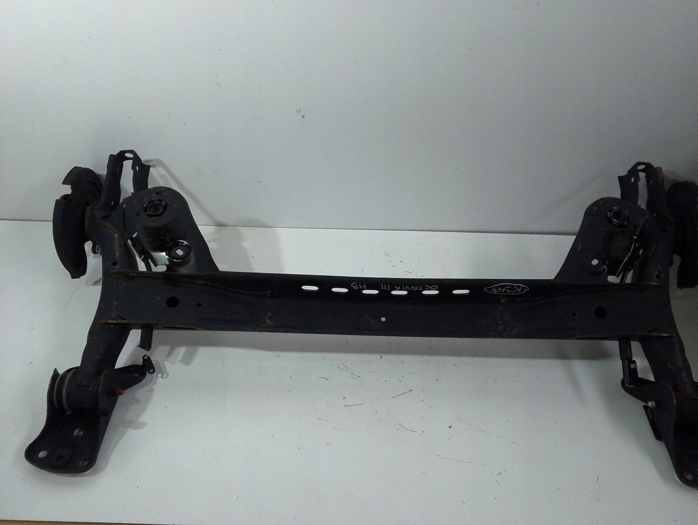 Skoda Octavia Mk3 (5E) sider rear (K347)