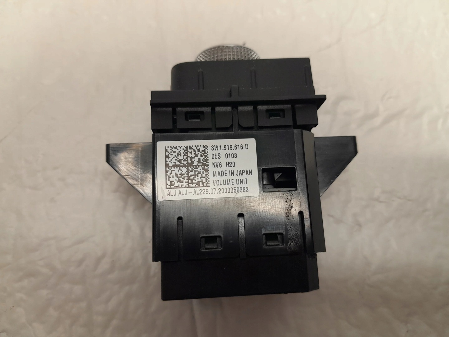 AUDI A4 B9 LIFT switch REGULATOR GLOSNOSCI 8W1919616D