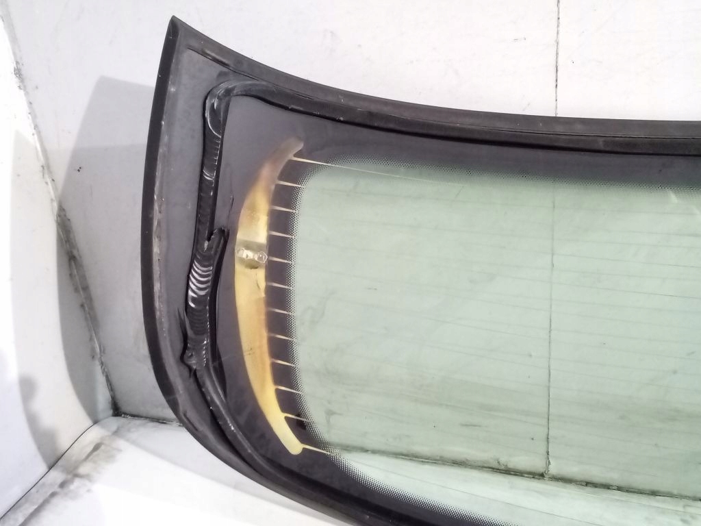 Opel Astra III HB 3D Vitre Arrière du capot