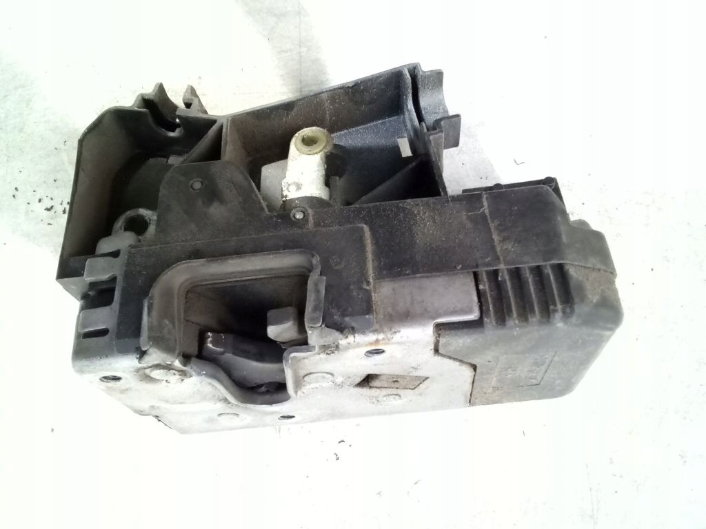 Renault Trafic II 2 lock right front 8200042171