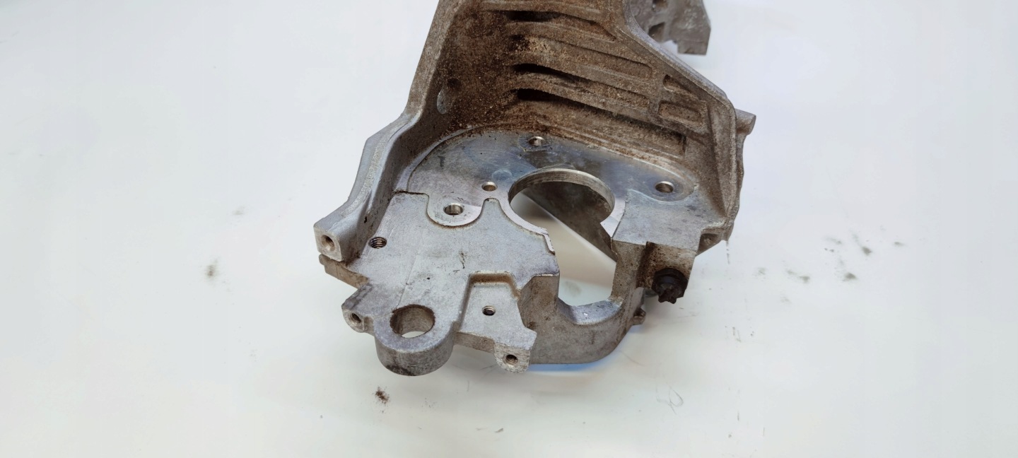 supporto alternatore staffa AUDI A4 B9 A5 A6 04L903143B