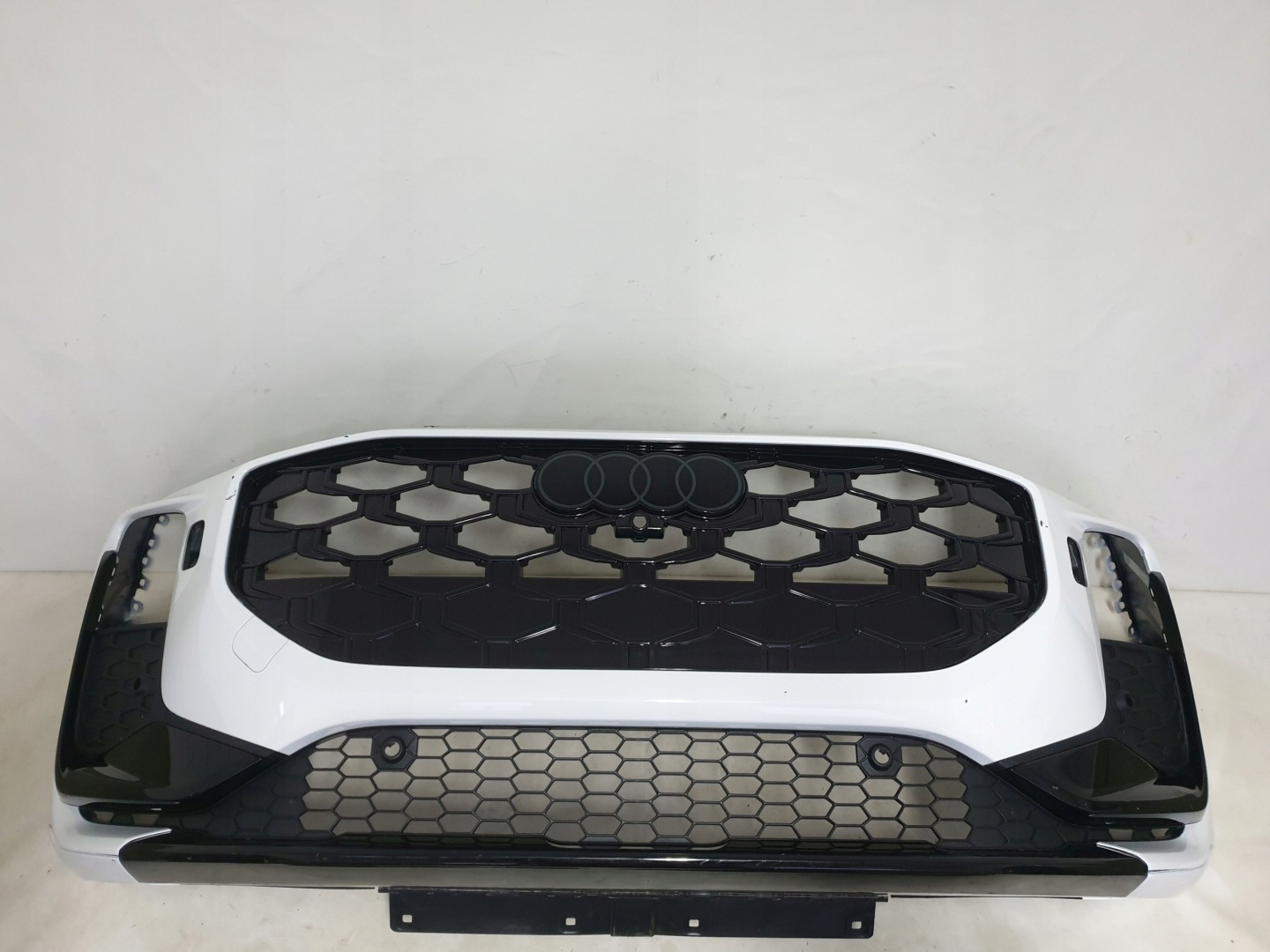AUDI Q3 III 83H S-LINE 25-> bumper front front 6xPDC washers 83H807437D