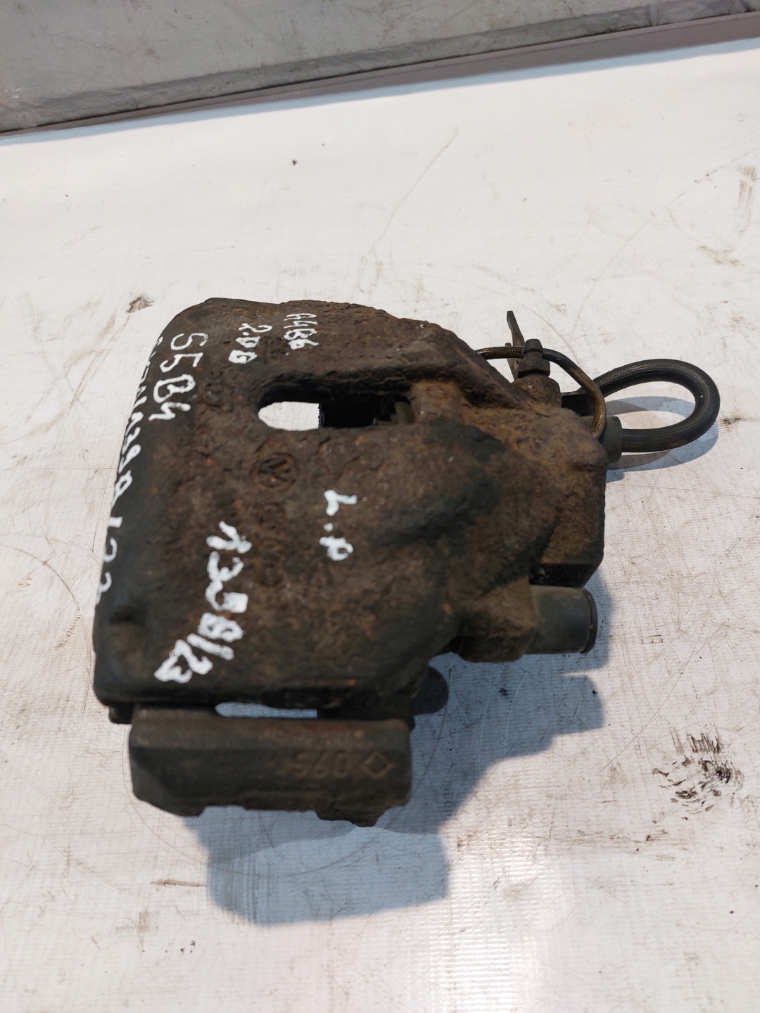 caliper brake left front AUDI A4 B6 2.0B