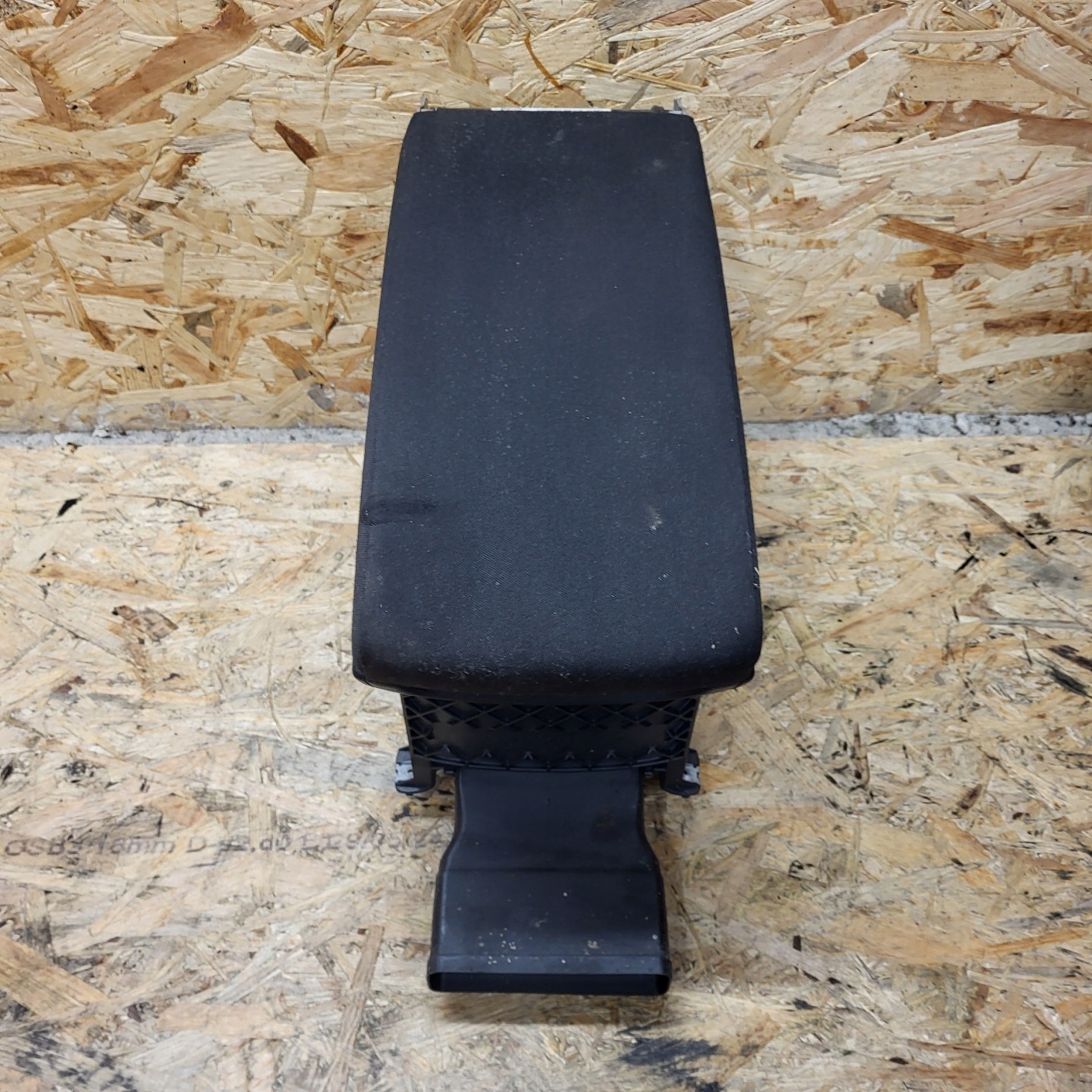 VW PASSAT B7 armrest