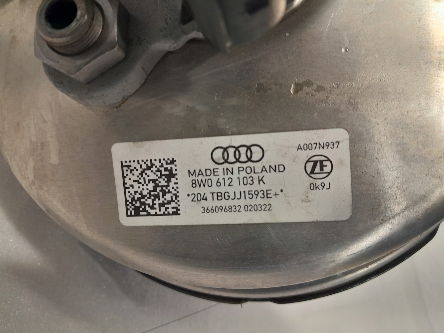 AUDI A4 B9 LIFT servo Servofreno 8W0612103K