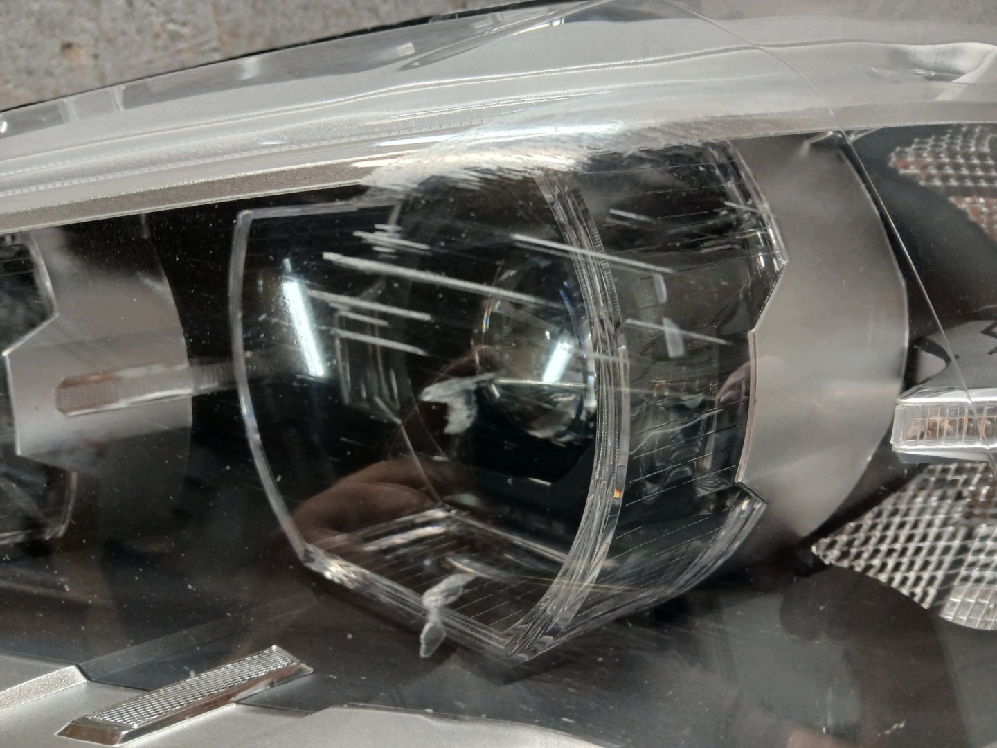 light front left BMW X1 F48 FULL LED 63117495003-03