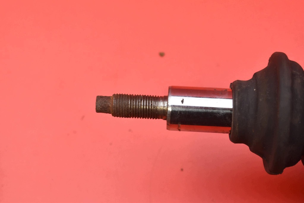 tlmič pravý predok 452503 MITSUBISHI OUTLANDER a 2.0 16V 136 KM 01-08
