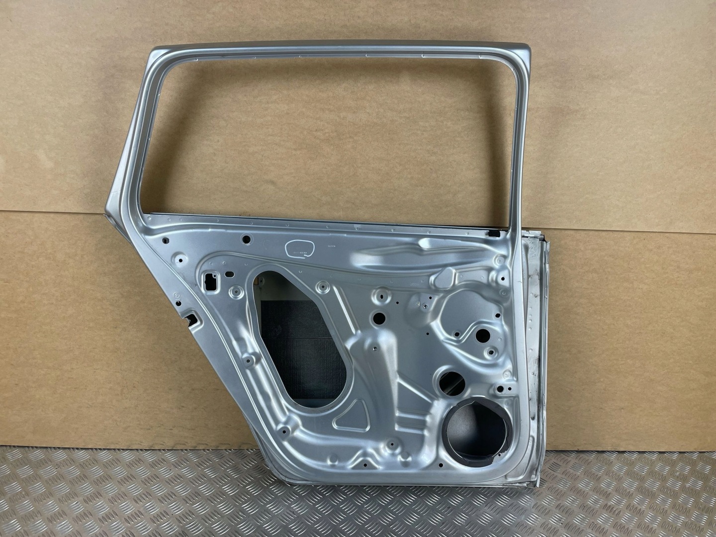 door left rear part left rear. SKODA RAPID SPACEBACK 2013