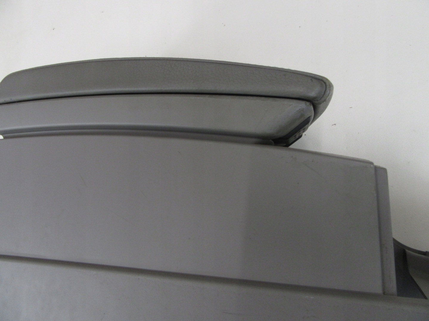 armrest tunel BMW e83 X3 EUROPA grey leather