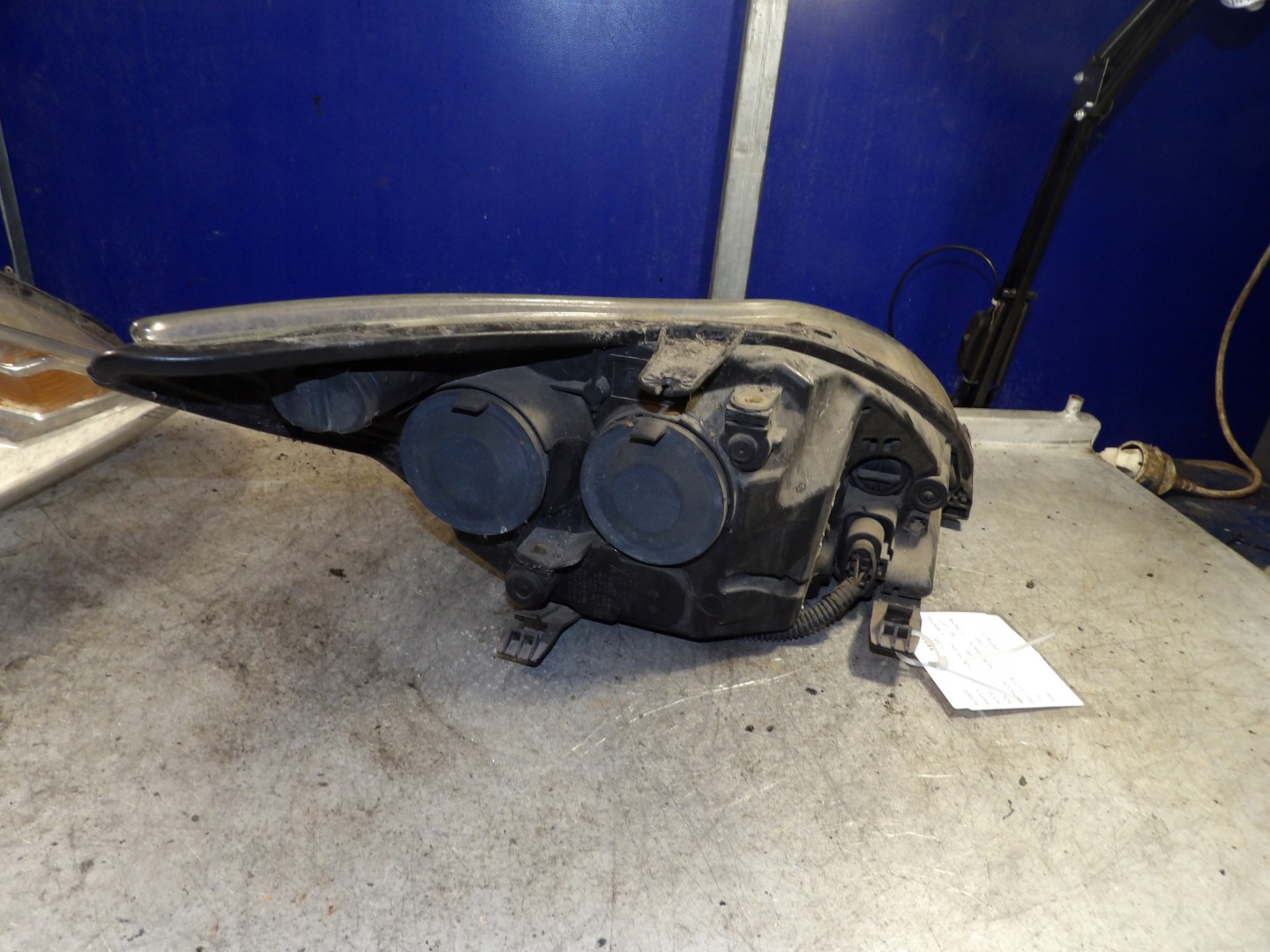 Ford Focus MK2 light front left 8M51-13W030-AD