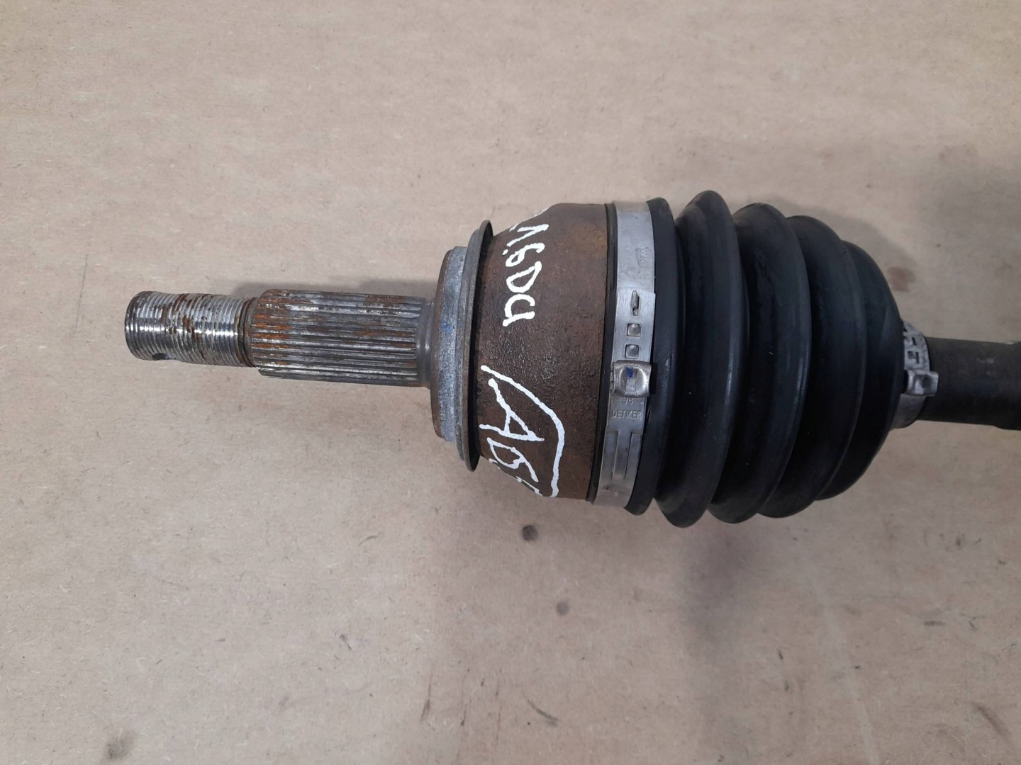 Nissan X-Trail T32 1,6 dci semi-axis front right (A655)