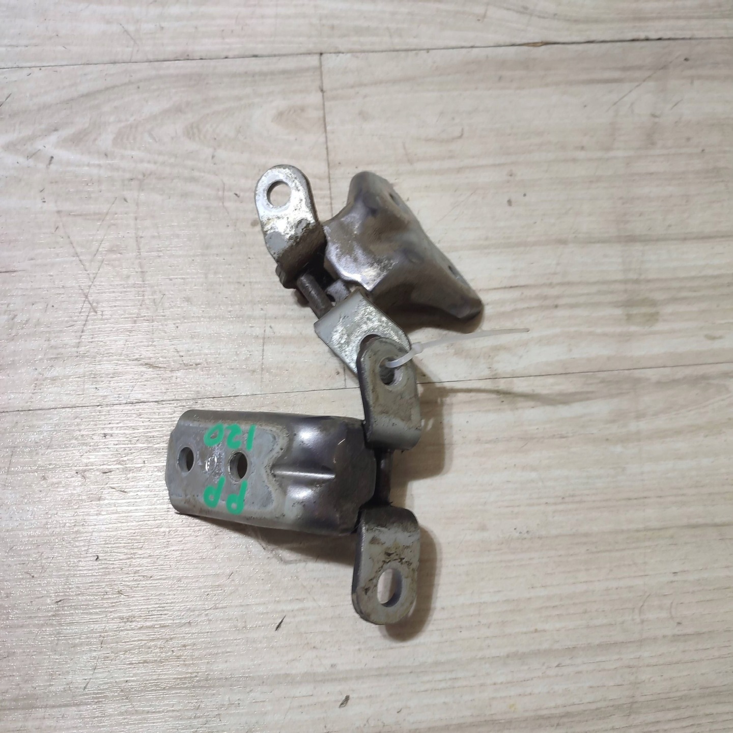 hinges door przednich front right Hyundai i20 (