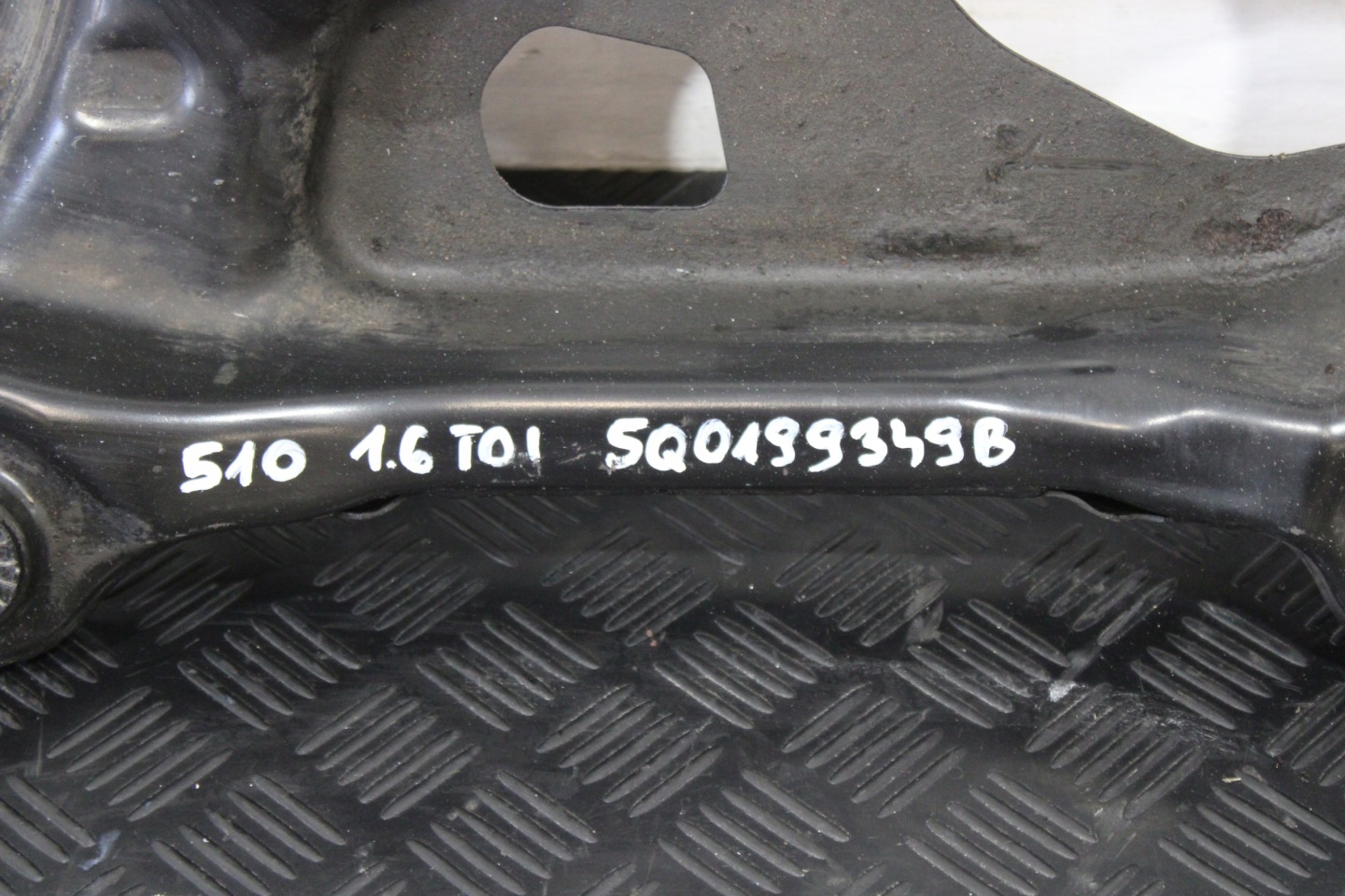 axle beam subframe axle beam front 5Q0199349B VW GOLF SPORTSVAN 510