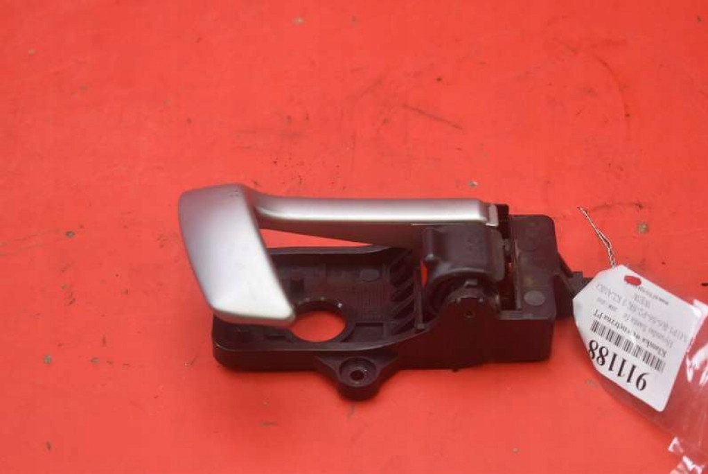 handle inner right rear part 82623-CM000 HYUNDAI SANTA FE 2 II 06-10