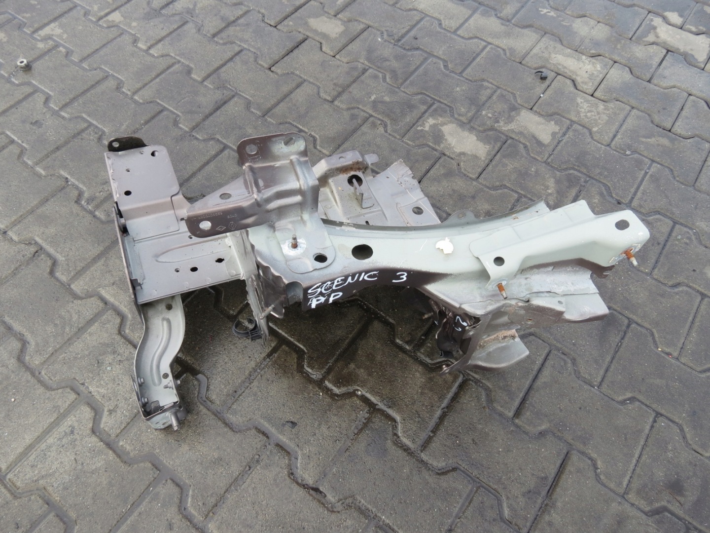 RENAULT SCENIC III čtvrtka pravá předek