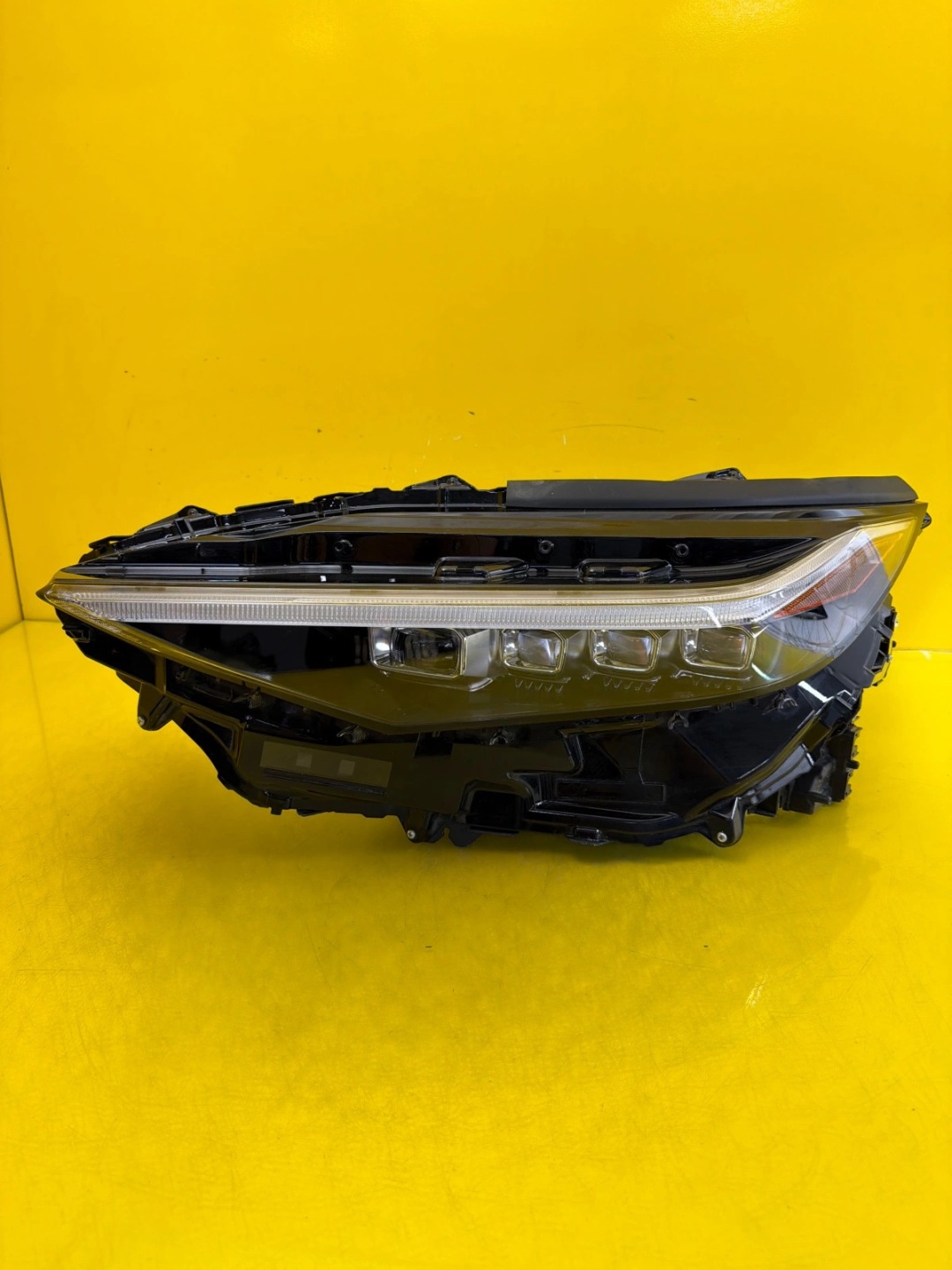 light left front Toyota BZ4X Full Led 2022