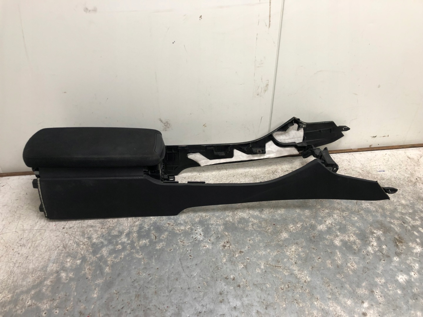 TUNEL central armrest LEXUS IS220 58911-53130